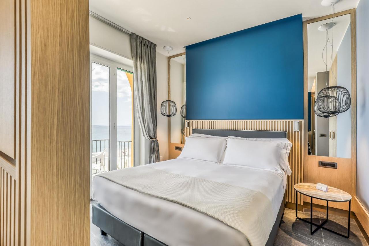 Hotel Albatros Varigotti Εξωτερικό φωτογραφία