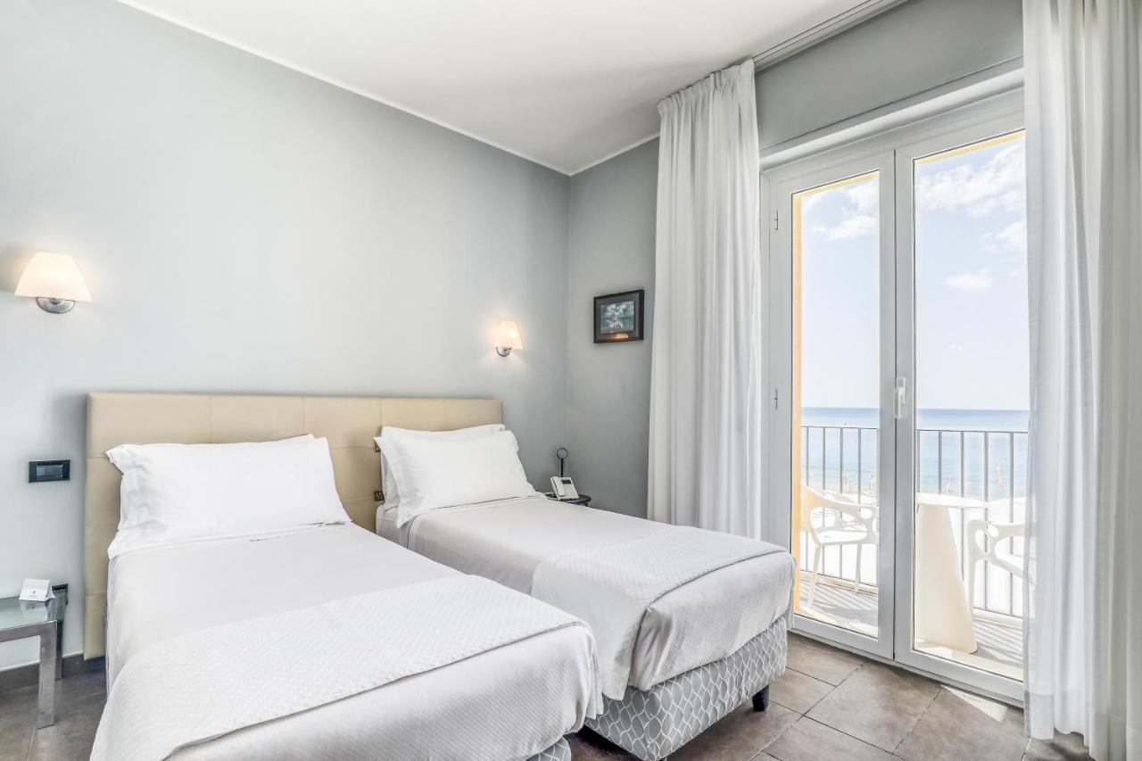 Hotel Albatros Varigotti Εξωτερικό φωτογραφία