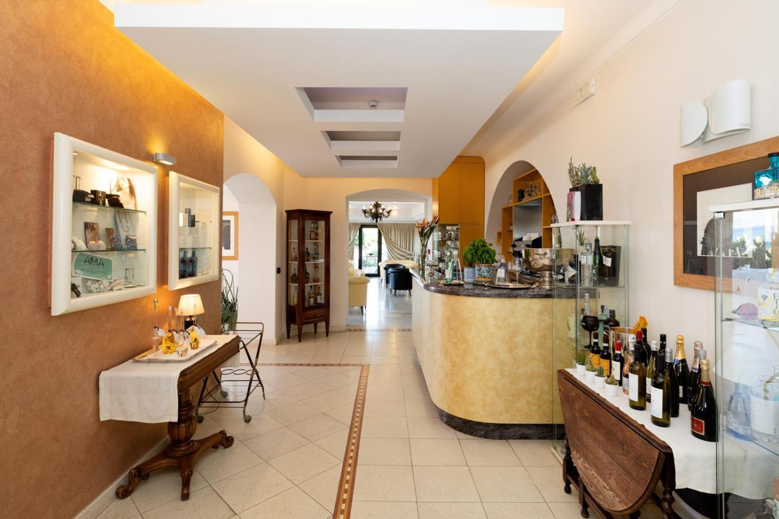 Hotel Albatros Varigotti Εξωτερικό φωτογραφία