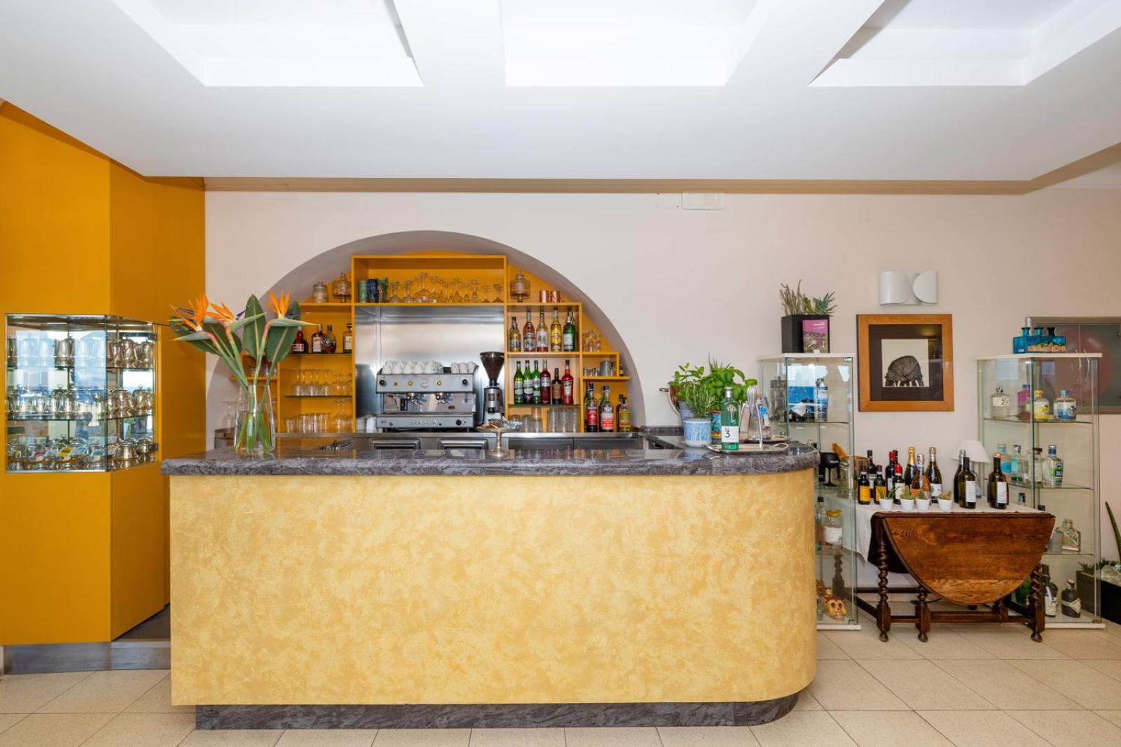 Hotel Albatros Varigotti Εξωτερικό φωτογραφία